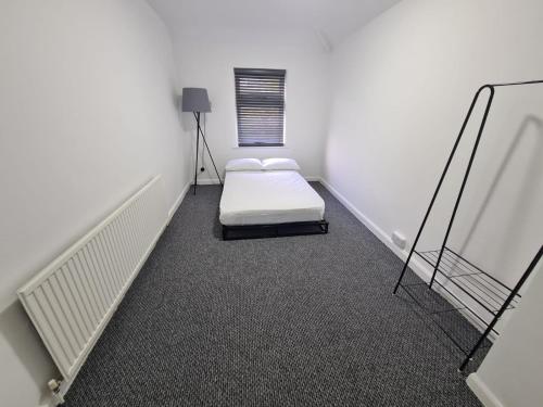 Gallery image of Emergency - Bedrooms Only in Birkenhead