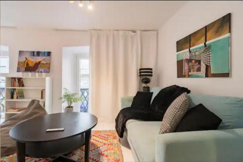 Gallery image of CENTRAL MONKEY APARTMENT - Grupo RH Santander in Santander