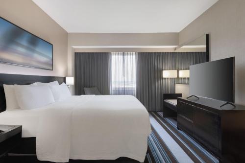 Courtyard by Marriott New York JFK Airport Image