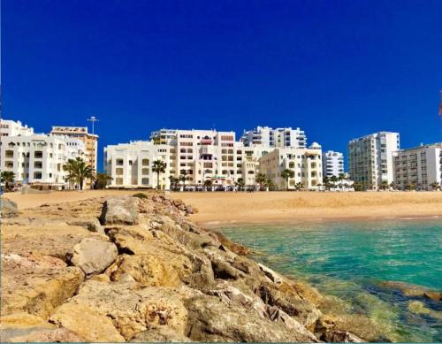 Seaside Serenity: 1BR with Breathtaking Ocean View