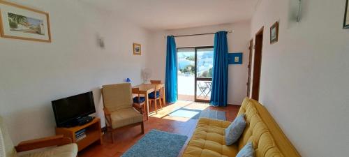 Seaview Apartment 100m from beach