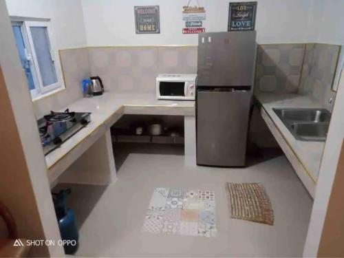 Kitchen o kitchenette sa Exclusive Beach Resort Rental - Baler