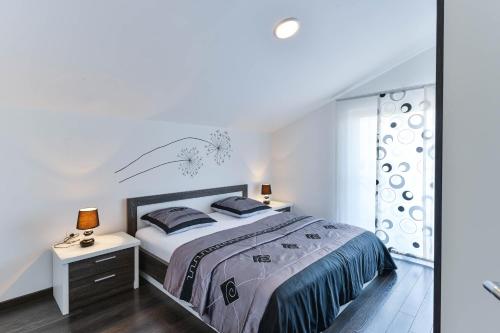 Family-friendly apartments with swimming pool Zadar - 16336