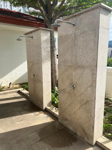 Gambar di galeri bagi 2Beds Seaview Straits Quay comes with Carpark and Hothub di Bagan Jermal