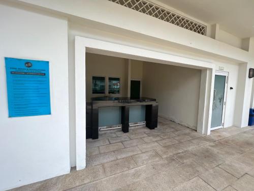 Gambar di galeri bagi 2Beds Seaview Straits Quay comes with Carpark and Hothub di Bagan Jermal