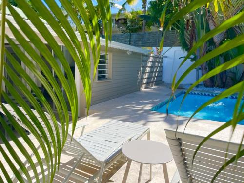 Bazén v ubytování Mahi-Mahi Lodge, piscine privee, orient bay nebo v jeho okolí