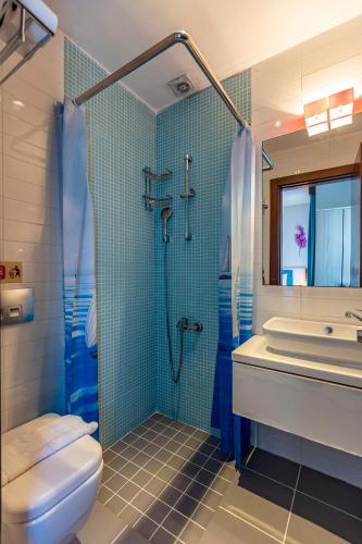 Un baño de Stanpoli Hostel