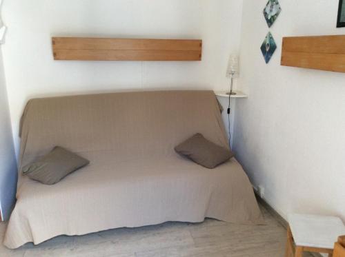 Posteľ alebo postele v izbe v ubytovaní RESIDENCE LE BORSAT SUR PISTE STUDIO CABINE BALCON 64 chemin du Borsat TIGNES VAL CLARET