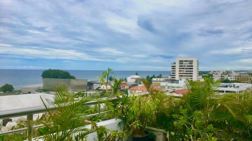 Gallery image of Le Great View, appartement de standing avec rooftop et vue exceptionnelle sur mer, montagne et Saint-Denis in Saint-Denis