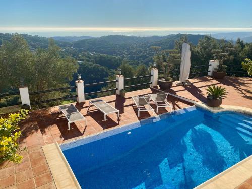 Fotografia z galérie ubytovania Private villa with pool and amazing views v destinácii Casares