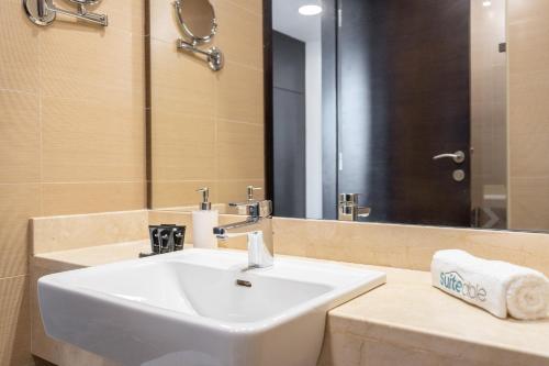 Koupelna v ubytování Sleek Studio in Dubai's Vibrant JBR Neighborhood