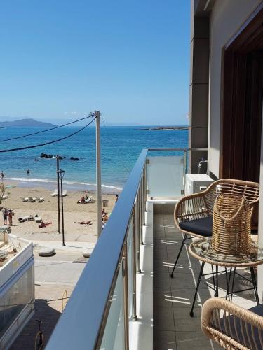 Rika's Sea View Apartment
