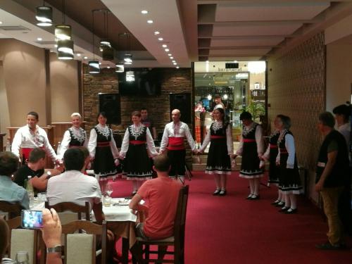 Επισκέπτες που μένουν στο Paradise SPA Hotel