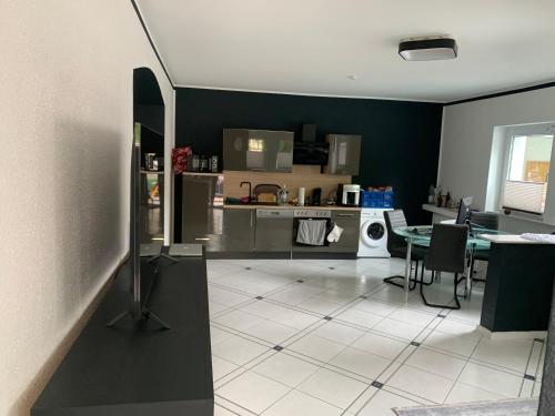 Una cocina o cocineta en KM Apparts 2 Wesel