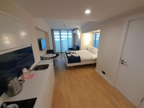 Gallery image of Smart Aparthotel Orbi City in Batumi