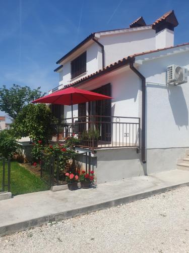 Apartment Vesna for 2, free parking and Wi-Fi