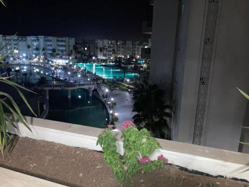 Бассейн в 2 Bedrooms apartment swimming pool или поблизости