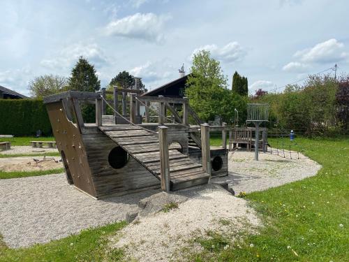 Gambar di galeri bagi Neubau Grüner Wolpertinger Designwhg 106qm Barrierefrei di Breitbrunn am Chiemsee