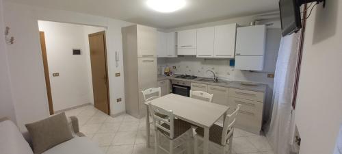Dapur atau dapur kecil di Begio Apartments