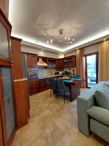 Rika's Sea View Apartment