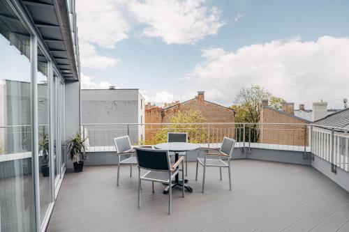 Un balcon sau o terasă la Constantine Apartments