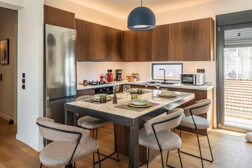 Stylish Contemporary Penthouse - Hip Athens Centre