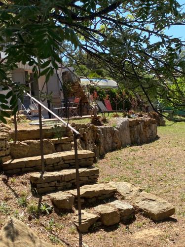 Κήπος έξω από το une Pause en Provence