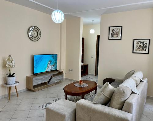 Beachside Family Nest Apt, Spacious & Cozy - by BETA Premium