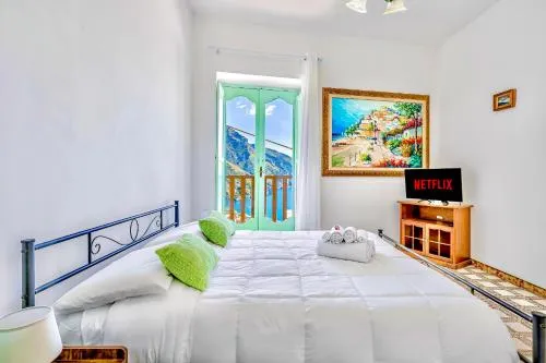 Heart of Positano - luxury home with sea view photo