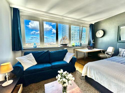 Posteľ alebo postele v izbe v ubytovaní Super Apartament WHITE Warszawa 2x Metro Ścisłe Centrum WiFi 300 Mbs NEW