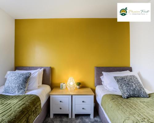 Gallery image of LOW Price this winter 3 Bedroom House in Coventry - Sleeps 5 - With Free Unlimited Wi-fi, Driveway & Garden By Passionfruit Properties- 26WWC in Coventry