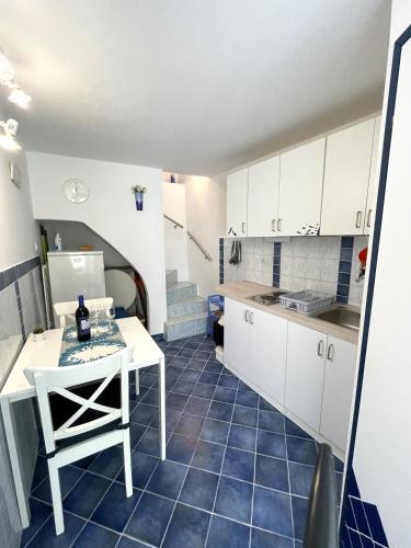 APARTMENT NUNA