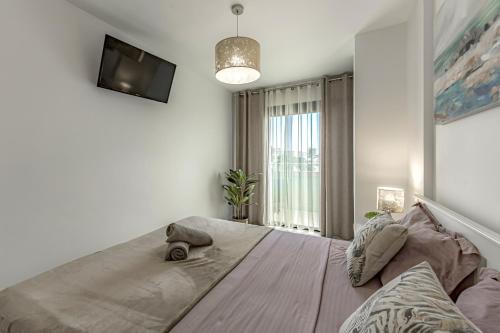 Newly reformed apartment with sea view and pool, near the beach, in Playa de Las Americas