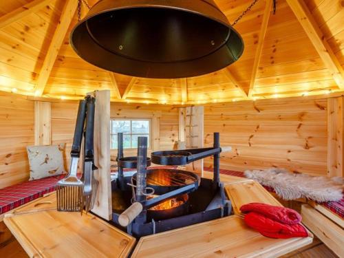 Tempat tidur dalam kamar di Caithness View Luxury Farm Lodges and BBQ Huts