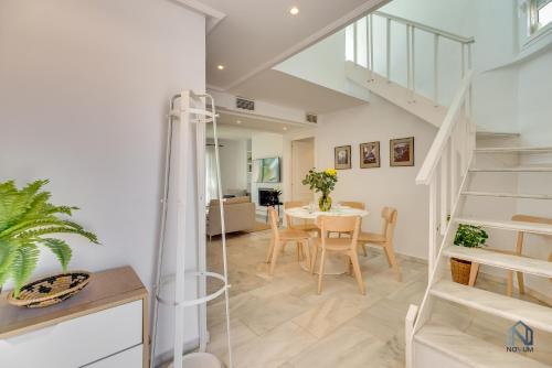 Spacious Penthouse in Los Naranjos - Up to 6 GUESTS!