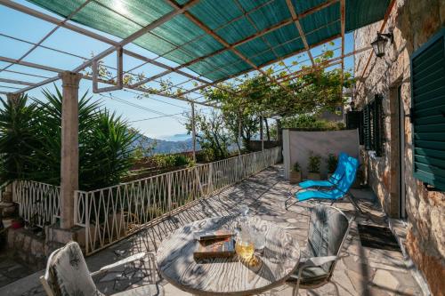 Apartment A Kind of Magic