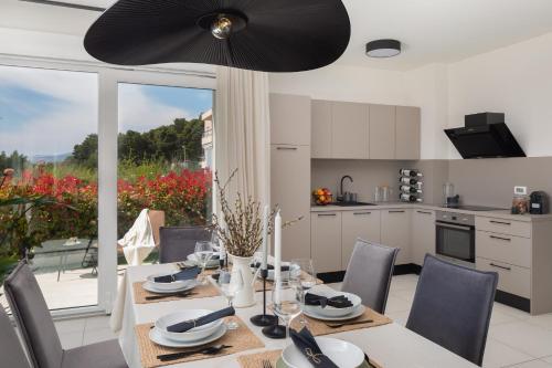 Luxury Villa Encanto with Heated Pool