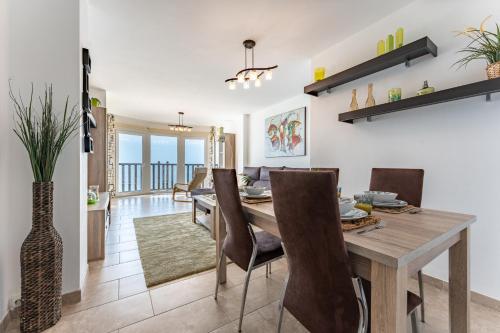 Spectacular Sea views parking and pool