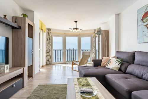 Spectacular Sea views parking and pool