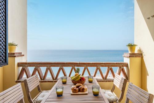Spectacular Sea views parking and pool