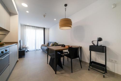 Dapur atau dapur kecil di Alidreams Lola Center Apartamentos