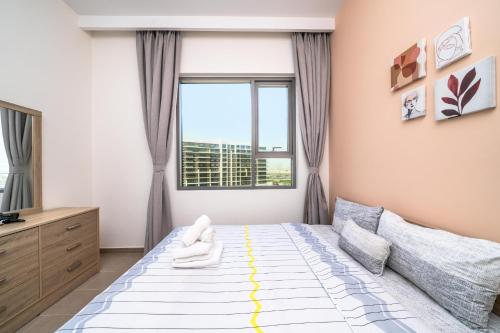 Postel nebo postele na pokoji v ubytování ALH Vacay - 1 Bedroom in Dubai Hills Park Heights