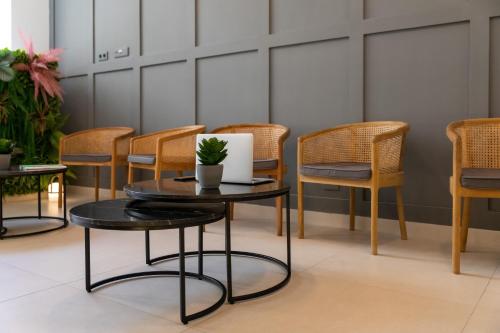 Ruang duduk di Alidreams Lola Center Apartamentos