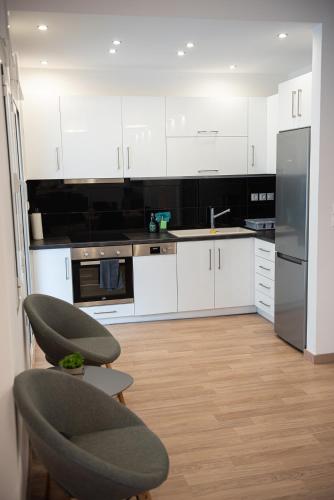 Bright apartment 8min to metro station (KOL_25)
