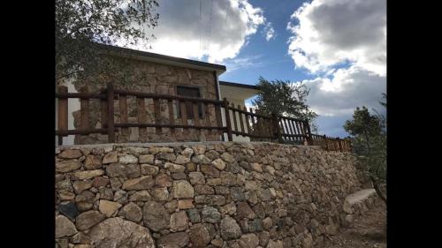 Villa Pietra, immersa nel verde. Area relax e BBQ