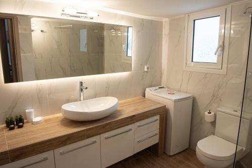 Bright apartment 8min to metro station (KOL_25)