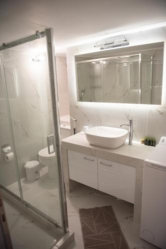 Spacious renovated flat 10min to metro station (KOL_71)