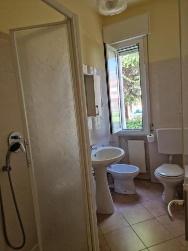 Bilik mandi di Ligure Residence