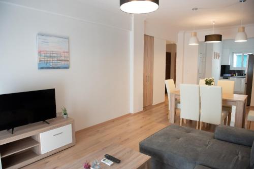 Newly renovated flat 500m from subway station (SKIATH_79)