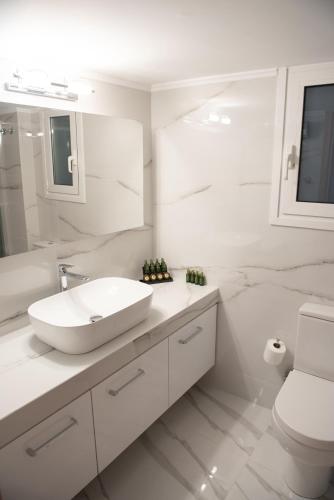 Newly renovated flat 500m from subway station (SKIATH_79)